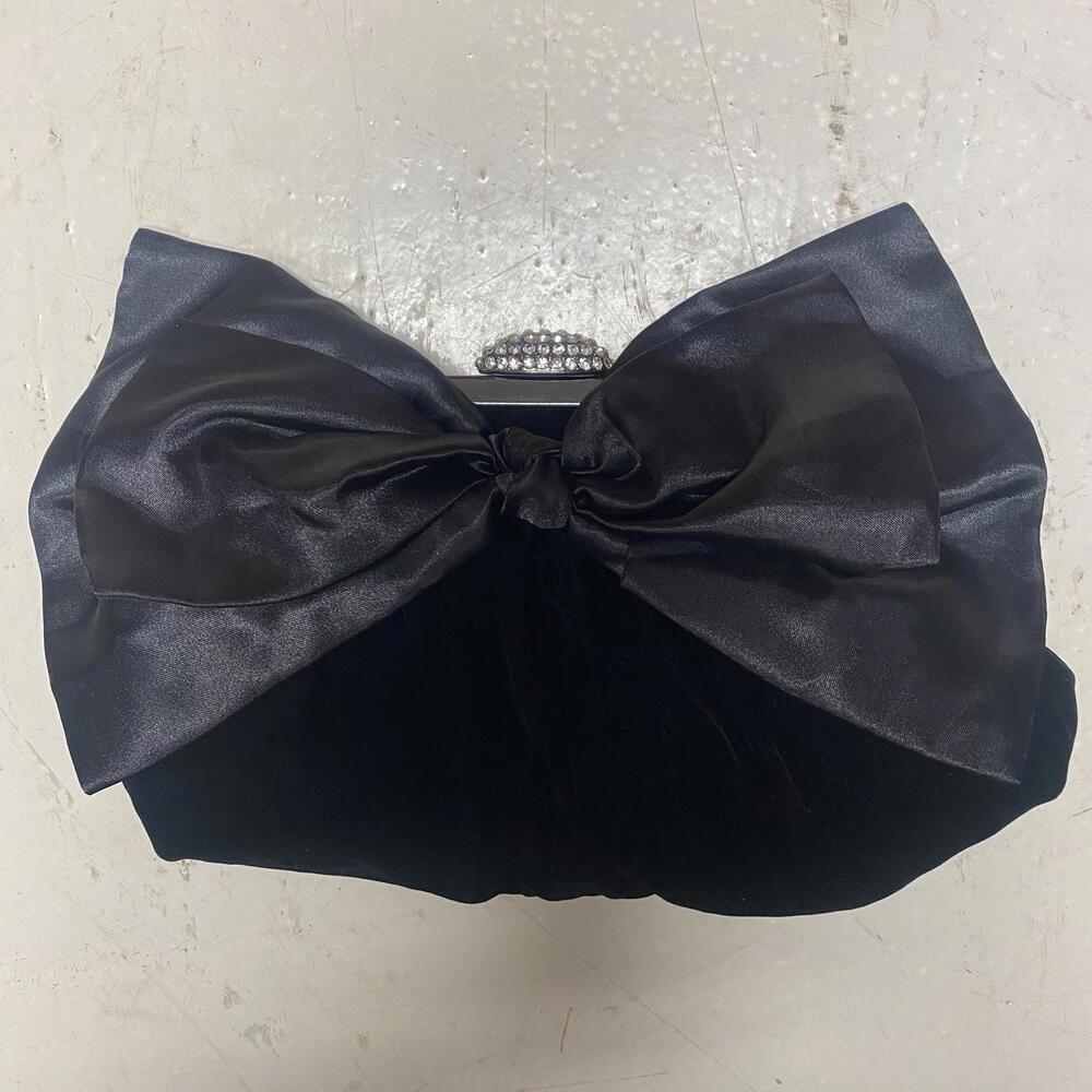 NEIMAN MARCUS black velvet velour bow clutch purse